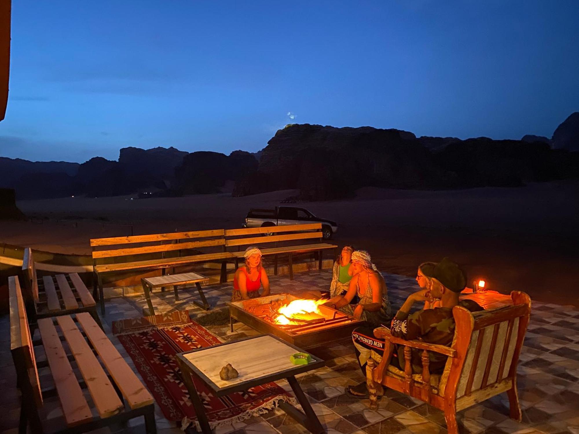 Bed and Breakfast Bedouin Memories Camp Wadi Rum Exterior foto