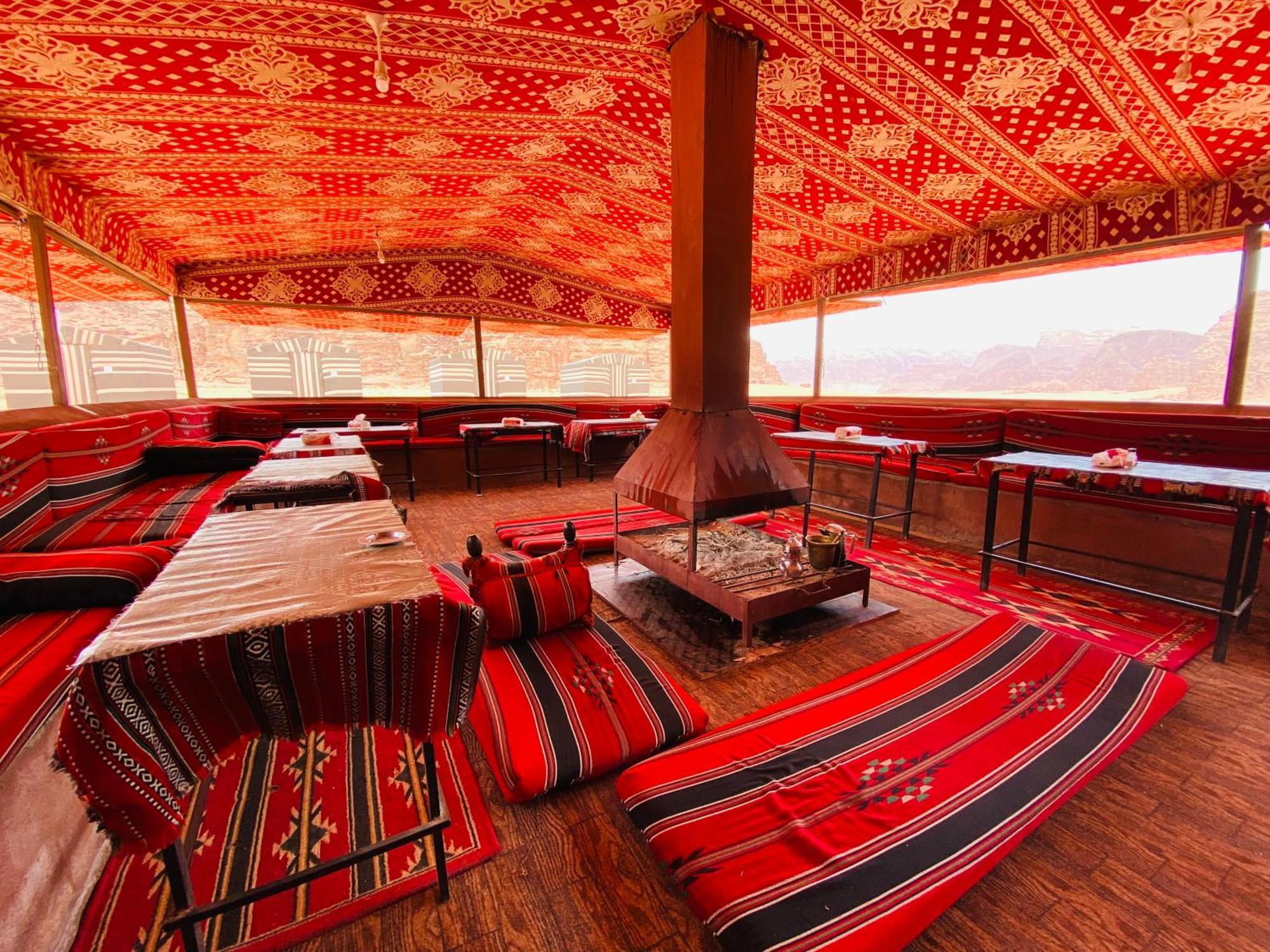 Bed and Breakfast Bedouin Memories Camp Wadi Rum Exterior foto