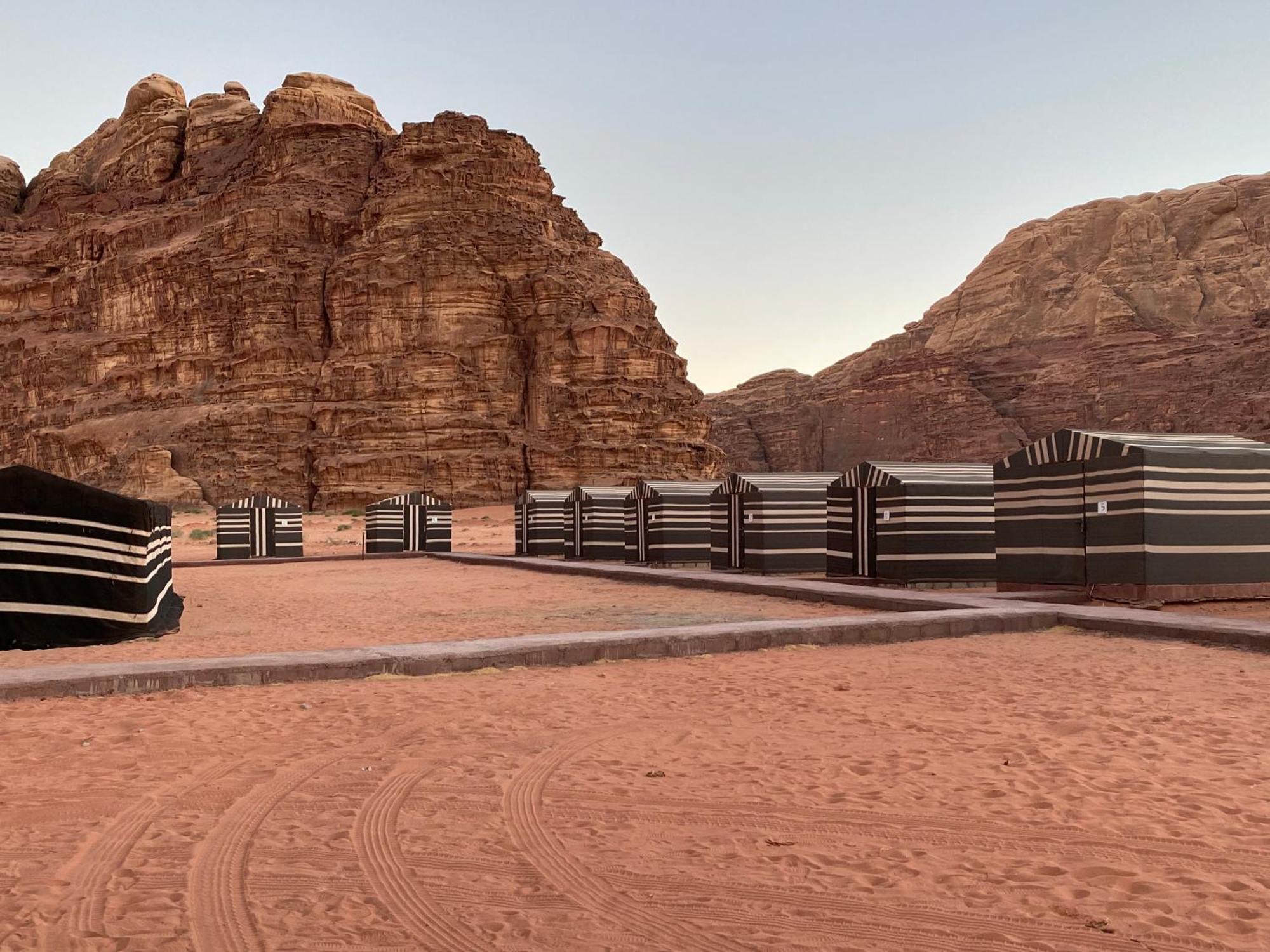 Bed and Breakfast Bedouin Memories Camp Wadi Rum Exterior foto