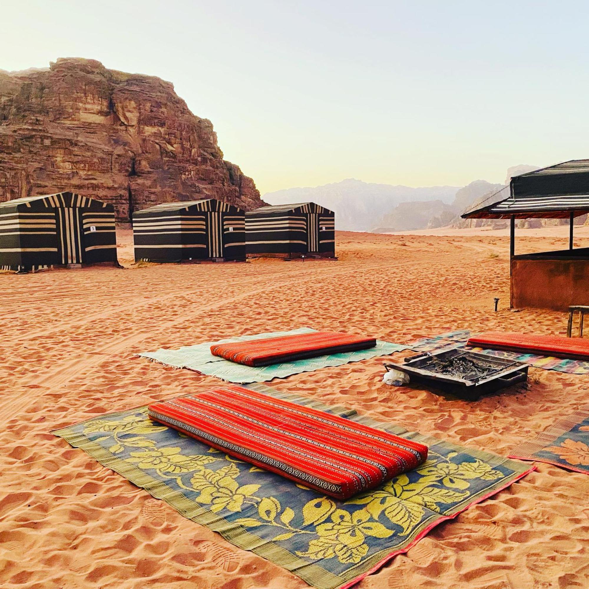 Bed and Breakfast Bedouin Memories Camp Wadi Rum Exterior foto